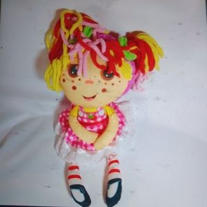 Flipzee girl Dana Very Berry Strawberry  doll
